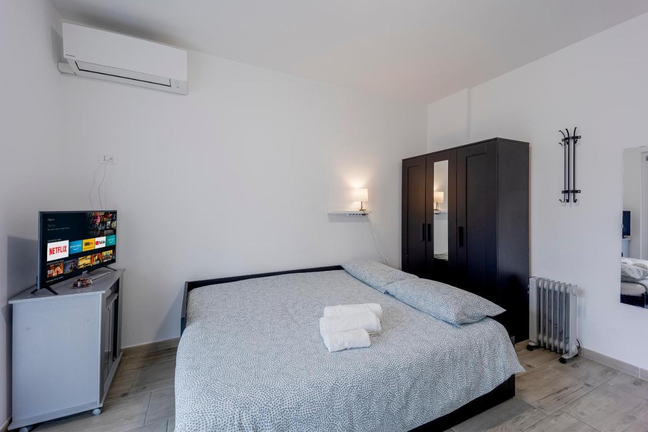 Il Gattino Di Porto - Apt 1 - Monolocale Veranda Piscina إمبيريا المظهر الخارجي الصورة